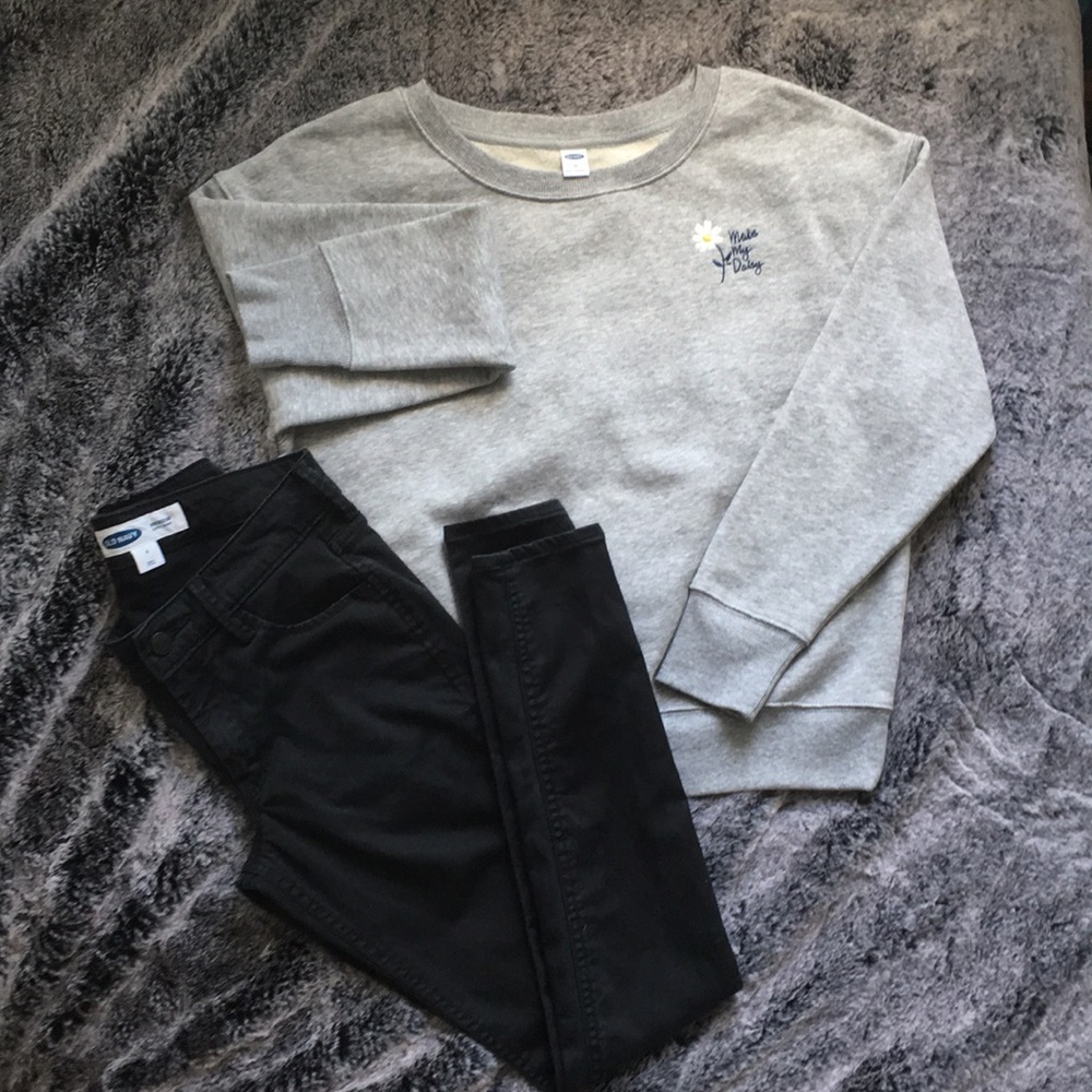 NWT Old Navy Oversized Embroidered Sweatshirt